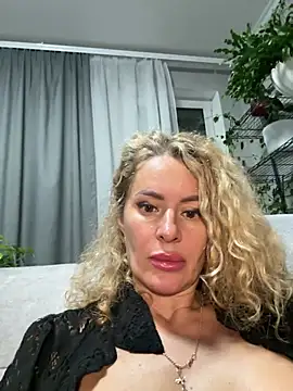 Tania201243 Adlı Modelin Canlı XXX Sohbeti
