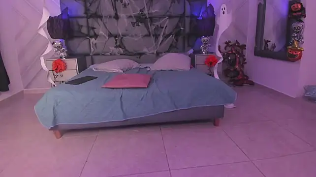 SiennaFranco Adlı Modelin Canlı XXX Sohbeti