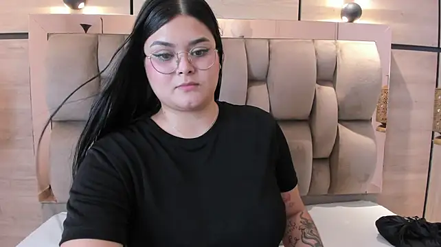 im_mou_ Adlı Modelin Canlı XXX Sohbeti