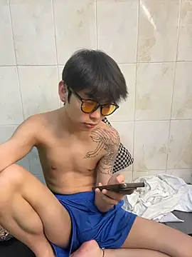 DDD_17n Live XXX chat