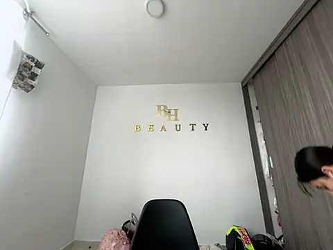 dakota_le Adlı Modelin Canlı XXX Sohbeti