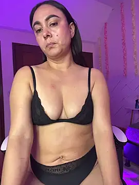 anika_ec live XXX chat
