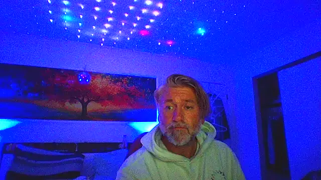 LINYguy XXX чат на живо