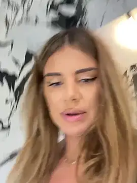 SophieeCharm's Live XXX Chat