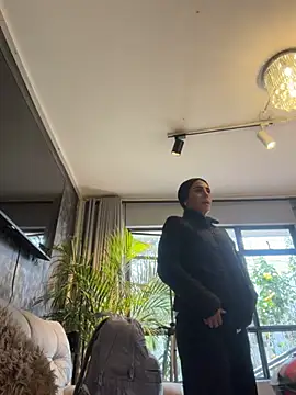 AbyThompson Adlı Modelin Canlı XXX Sohbeti