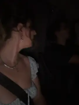 XXX chat uživo modela LillyFlowerson