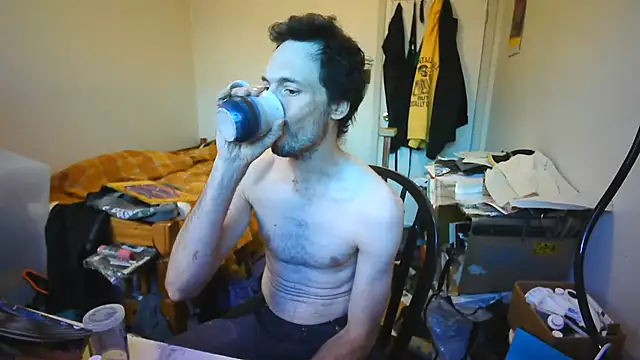 JohnnyMoves' Live XXX Chat