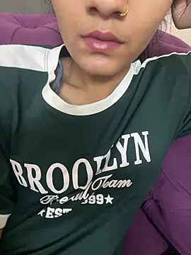 Komal_sharma- লাইভ XXX চ্যাট