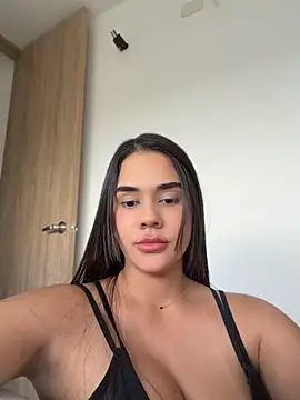 BellaLeclair_ XXX чат на живо