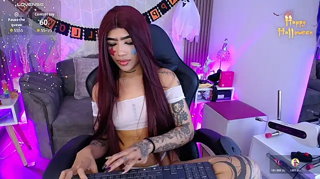 Raven_Wood's Live XXX Chat