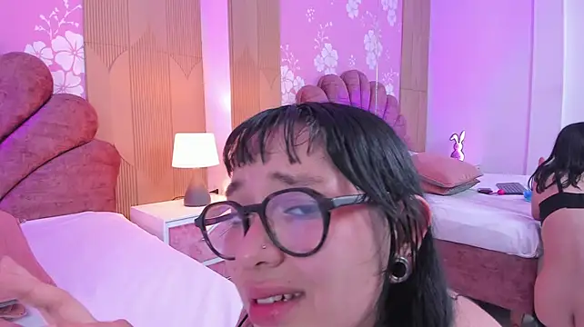 VioletMoore_'s Live XXX Chat
