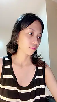 WetVirginPussy's Live XXX Chat