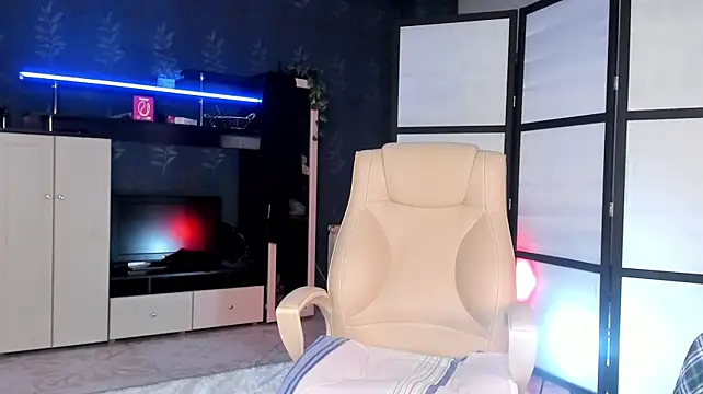 Lucky_Milf's Live XXX Chat