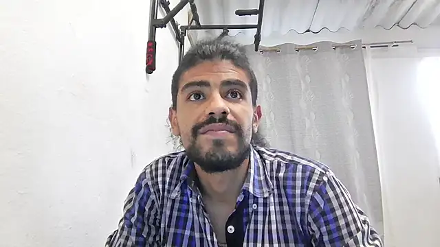 XXX chat uživo modela JBond007BBC