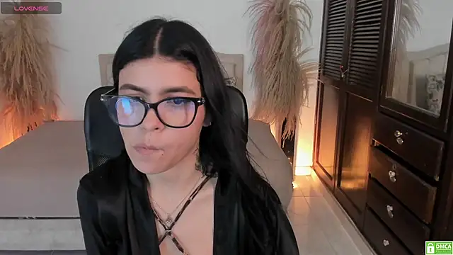 Chat XXX en directo de scarletsin__