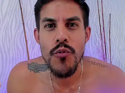 Chat +18 de Leo_vesper1 ao vivo