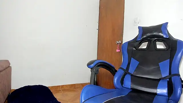 Ggoldenboyx1's Live XXX Chat