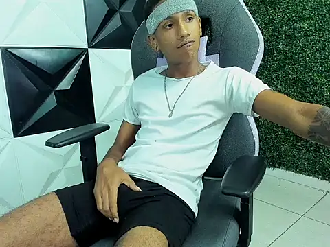 ManSant's Live XXX Chat