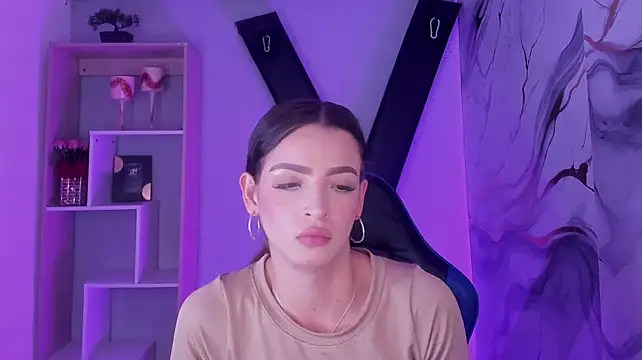 MiaMonroee1_ Adlı Modelin Canlı XXX Sohbeti