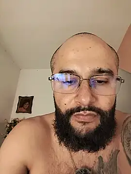 Luke__09 লাইভ XXX চ্যাট