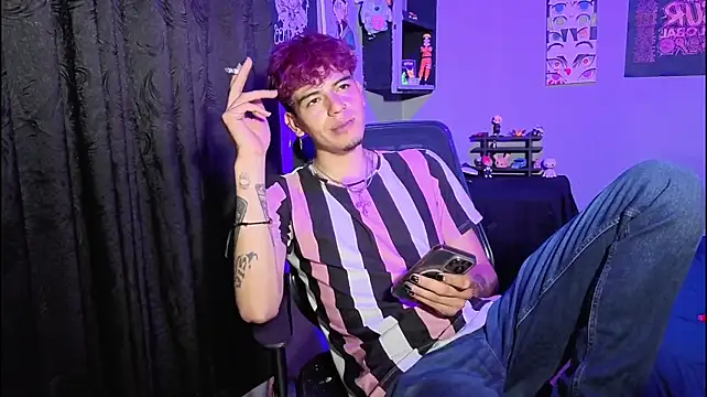 MikeyKuro 라이브 XXX 채팅