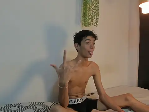 Hideaky_boycum – webcam-show