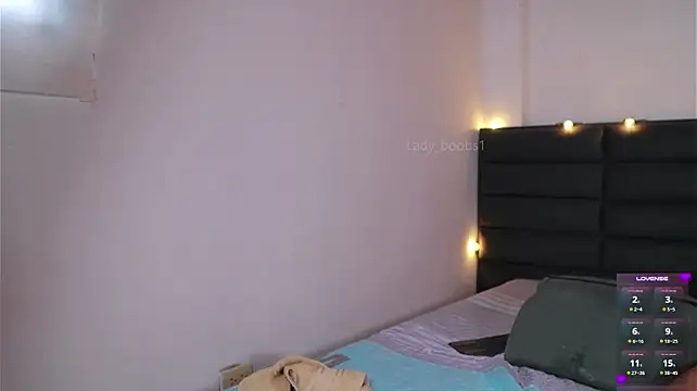 kathieandpovcock1's Live XXX Chat