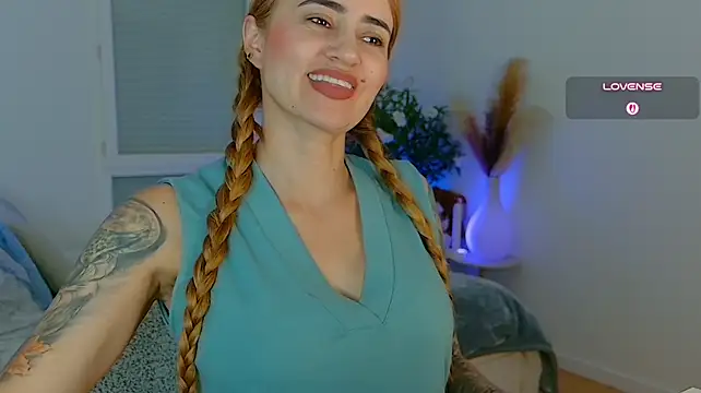 צ'אט XXX בשידור חי של pennyyy_