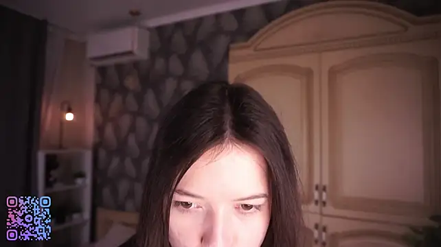 EvelyneWineinger Chat XXX in diretta