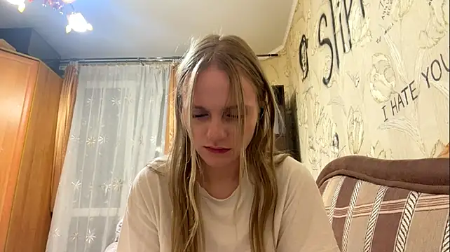 DollieMuhn live XXX chat