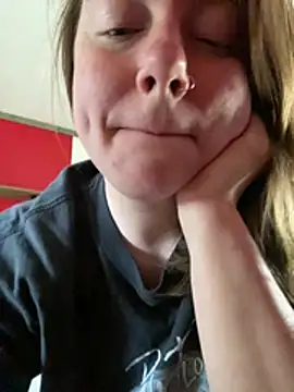 Strawberrykisses96's Live XXX Chat