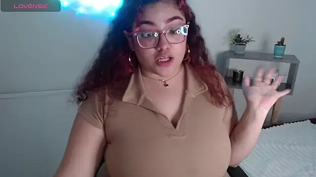 Chat XXX ao vivo de Raven_Rouges
