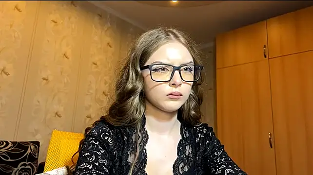 Chat +18 de DelcieLipari ao vivo