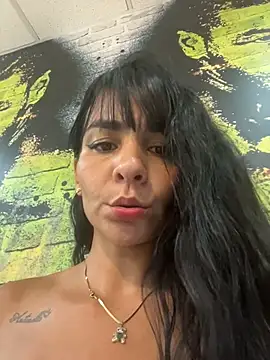 LuxeBrunetteXXX's Live XXX Chat
