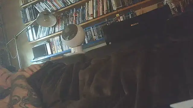 overmydadbody222's Webcam Show