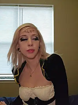 AmethystFoxx Adlı Modelin Canlı XXX Sohbeti