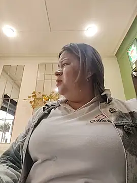 Charlott-1 élő XXX-chatje