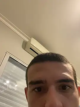 Chat +18 de Ivis1999 ao vivo