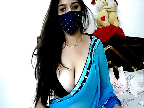 Gloie4u's Live XXX Chat