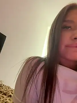 BeautyBella_ Adlı Modelin Canlı XXX Sohbeti