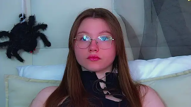 XXX chat uživo modela KeiraAsti