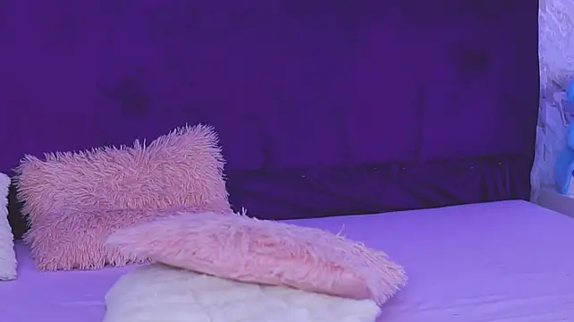 EllinaNuria – Naživo XXX chat