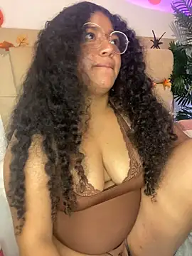 Molly__Beauty Adlı Modelin Canlı XXX Sohbeti