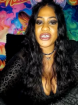 XXX chat uživo modela AmazonianMistress