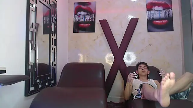 WHITET_AND_BLACK's Live XXX Chat