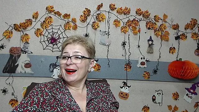 EmiliaGree's Live XXX Chat
