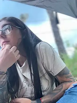 PamelaFtMia: απευθείας συνομιλία ΧΧΧ