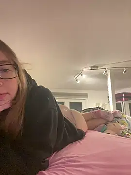 Freaky-Doll Live XXX-Chat