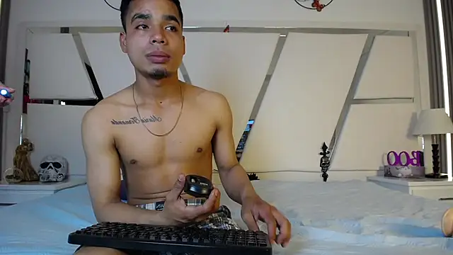 Amber_and_Tyler_'s Live XXX Chat