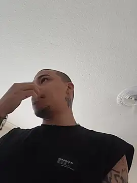 AlphaMasterXxx Chat XXX live